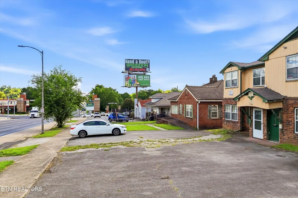 3206 E Magnolia Avenue Knoxville TN 37914