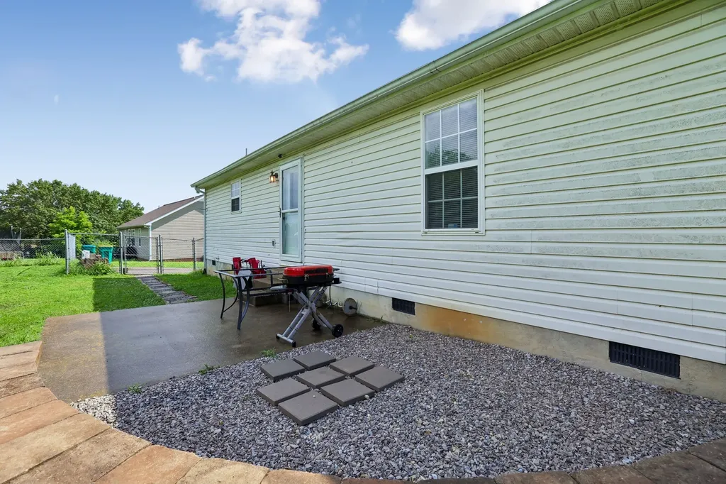 1131 Dodson Drive Lewisburg TN 37091