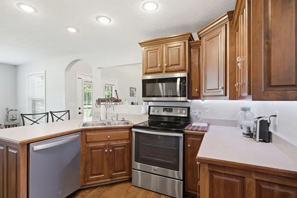 465 Old 25 Loop Castalian Springs TN 37031