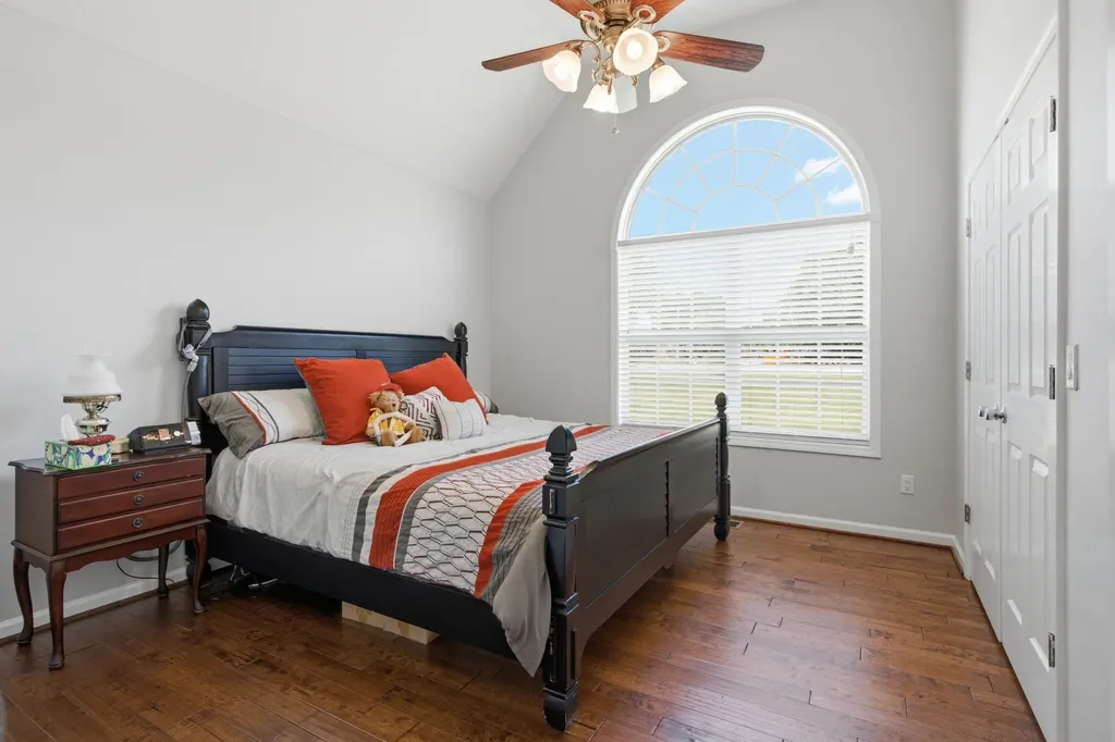 465 Old 25 Loop Castalian Springs TN 37031