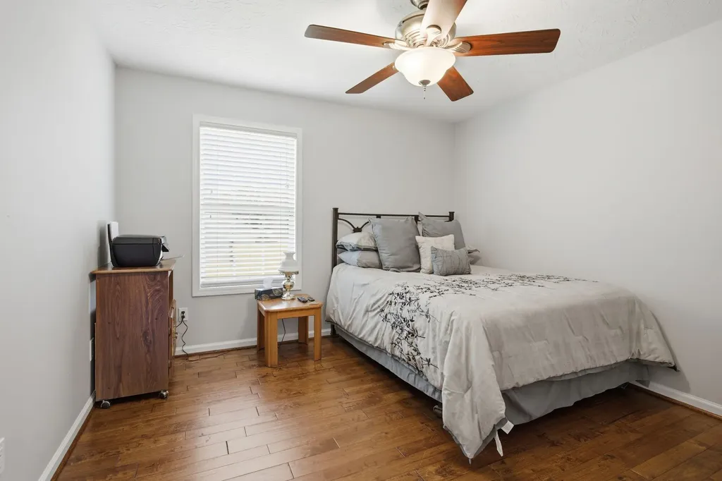 465 Old 25 Loop Castalian Springs TN 37031