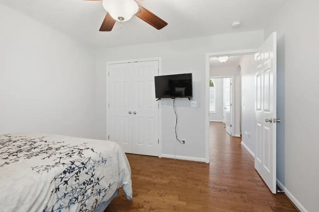 465 Old 25 Loop Castalian Springs TN 37031