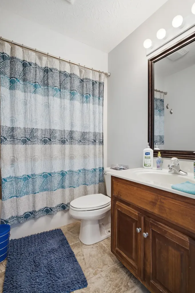 465 Old 25 Loop Castalian Springs TN 37031