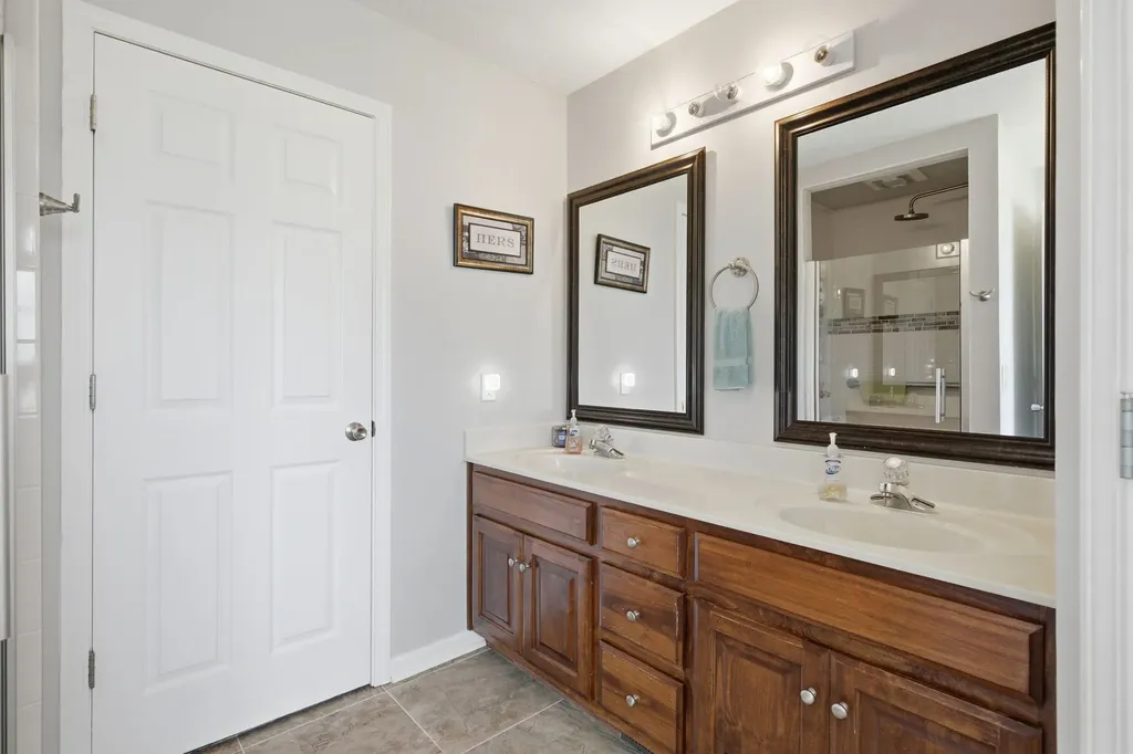 465 Old 25 Loop Castalian Springs TN 37031