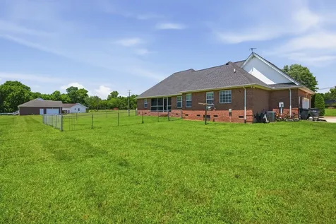 465 Old 25 Loop Road Castalian Springs TN 37031
