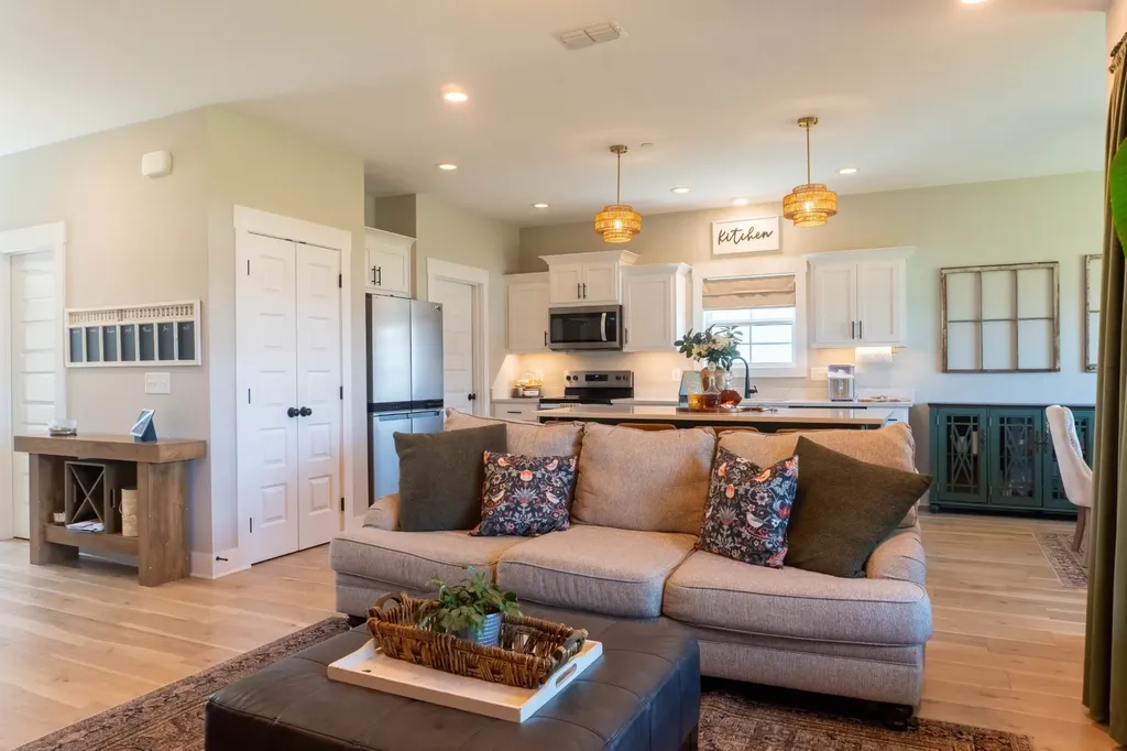 3002 Stonehorn Drive Bell Buckle TN 37020