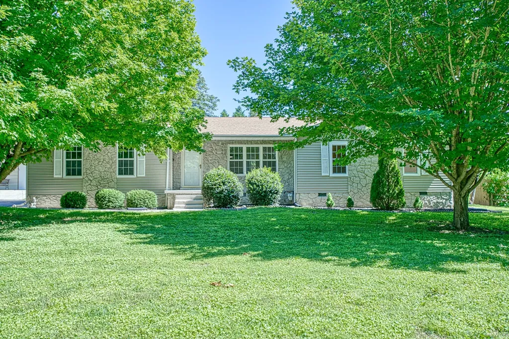 2085 Herbert Garrett Road Cookeville TN 38506