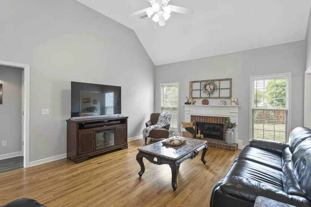 1024 Persimmon Drive Spring Hill TN 37174