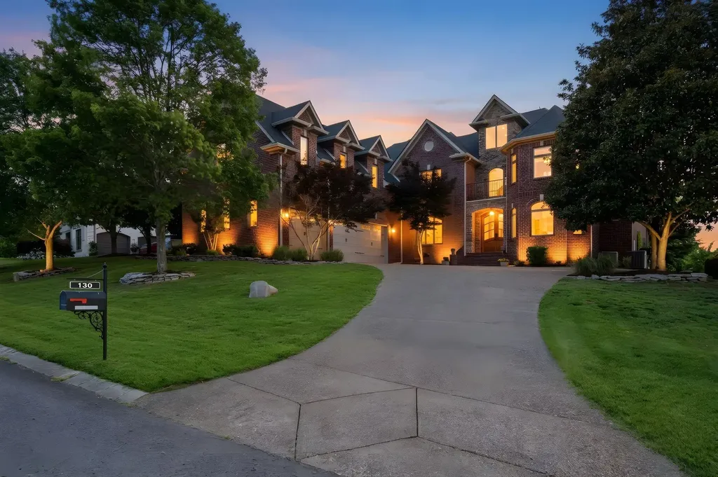 130 West 12 Stones Crossing Goodlettsville TN 37072