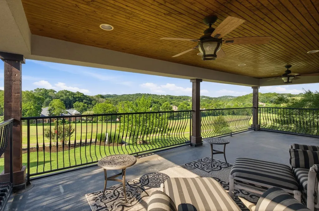130 West 12 Stones Crossing Goodlettsville TN 37072