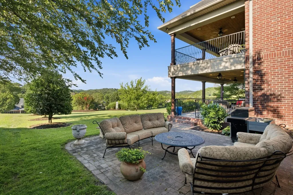 130 West 12 Stones Crossing Goodlettsville TN 37072