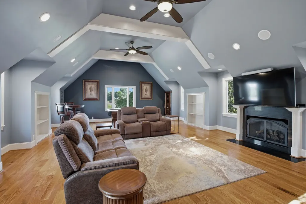 130 West 12 Stones Crossing Goodlettsville TN 37072