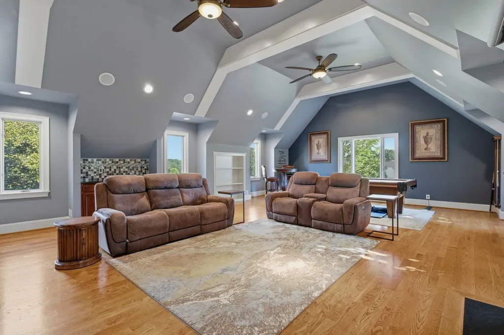 130 West 12 Stones Crossing Goodlettsville TN 37072
