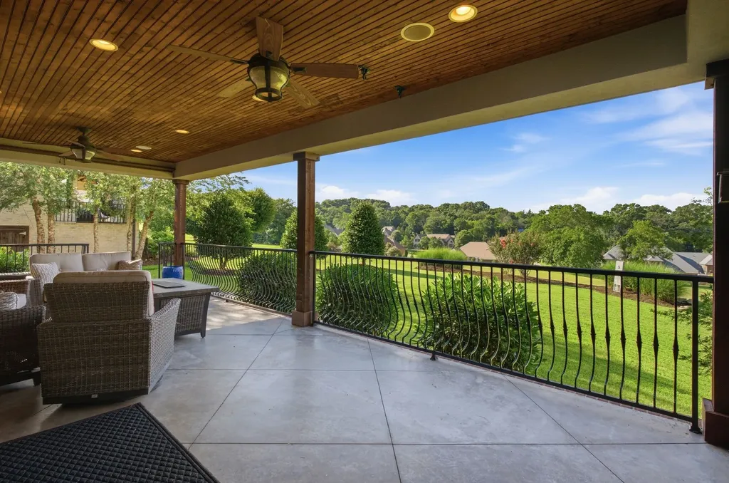 130 West 12 Stones Crossing Goodlettsville TN 37072