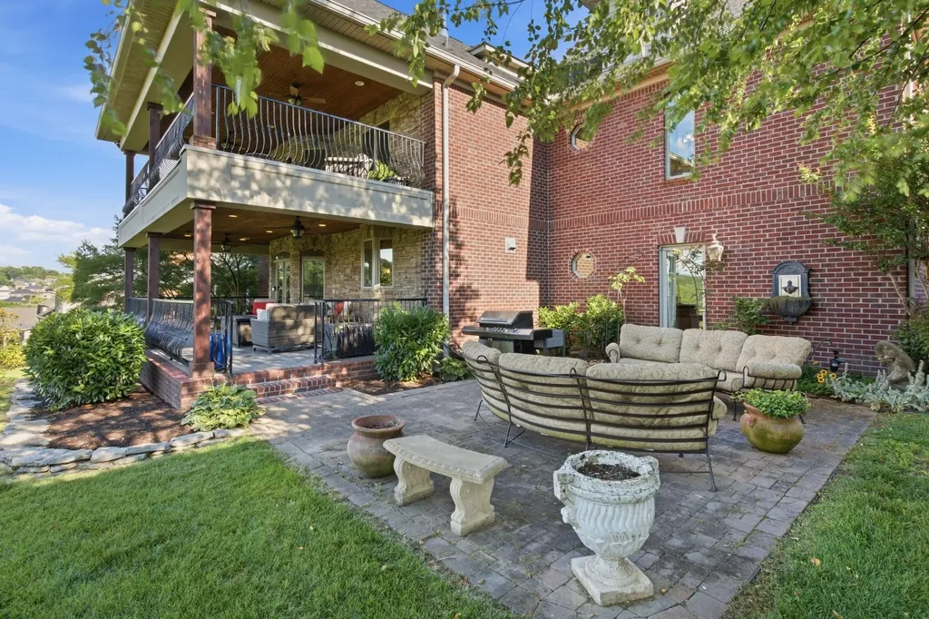 130 West 12 Stones Crossing Goodlettsville TN 37072
