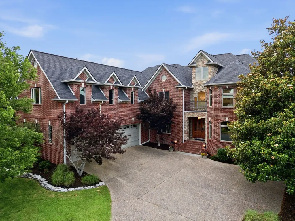 130 West 12 Stones Crossing Goodlettsville TN 37072