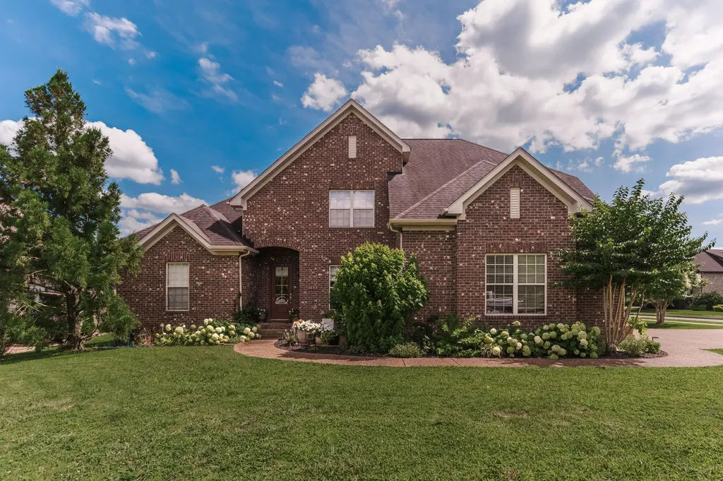 1055 Sierra Gorda Drive Gallatin TN 37066