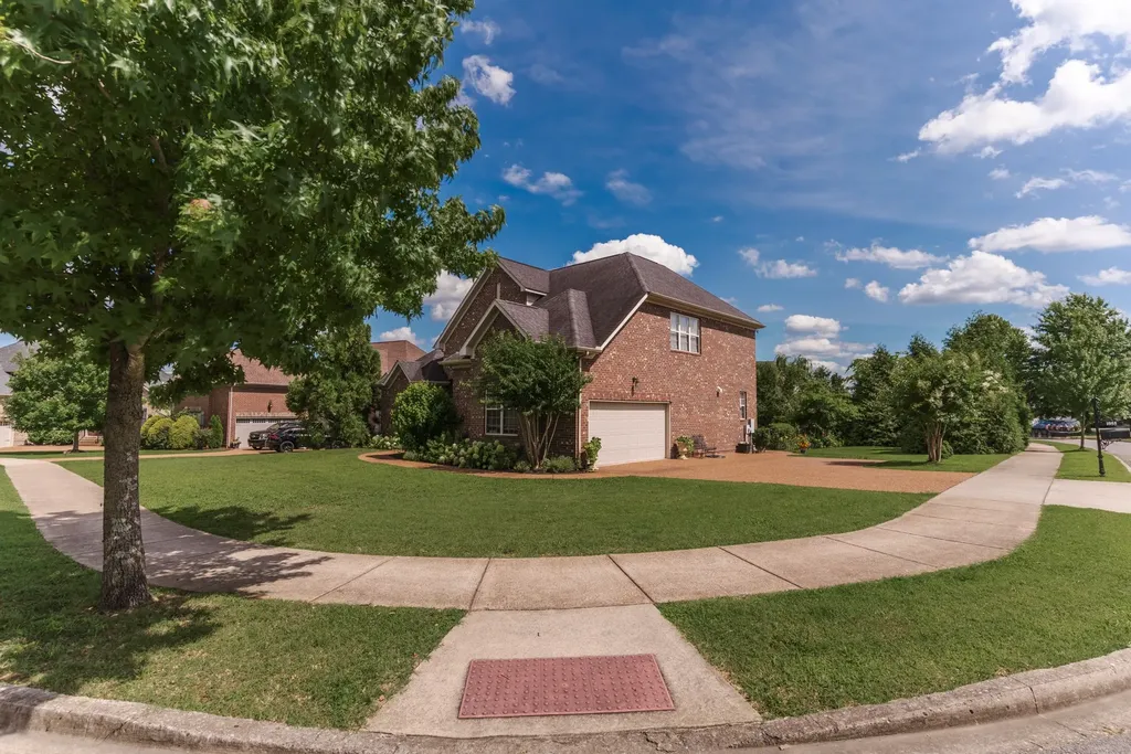 1055 Sierra Gorda Drive Gallatin TN 37066