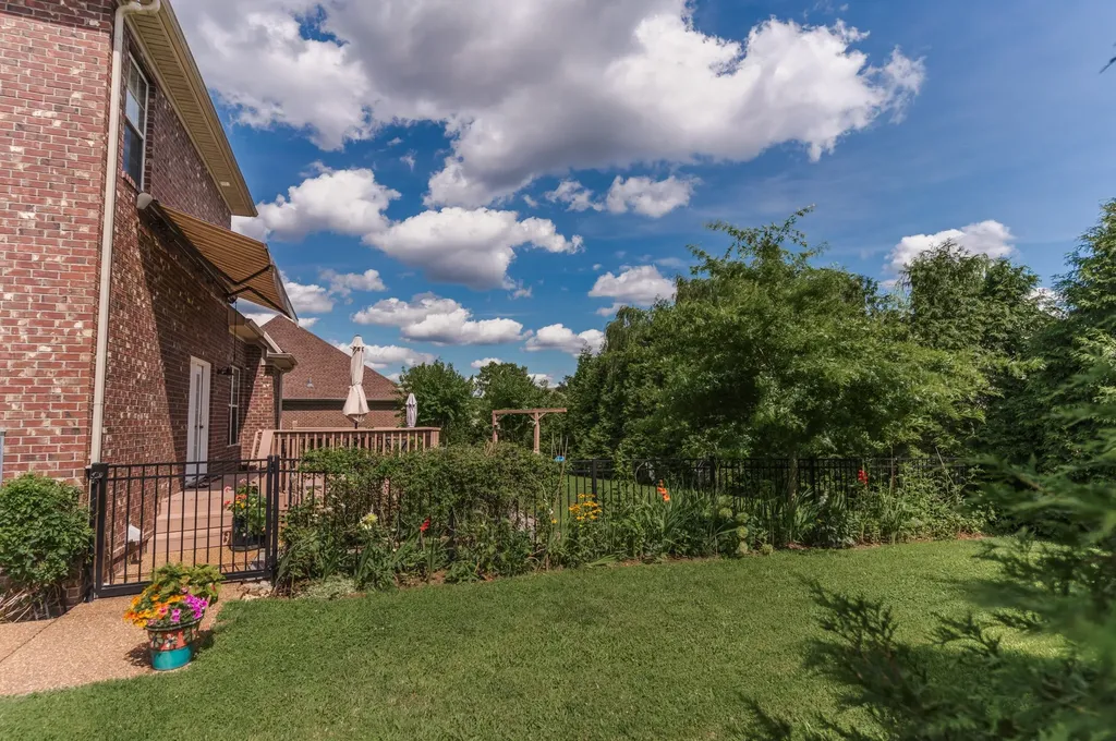 1055 Sierra Gorda Drive Gallatin TN 37066