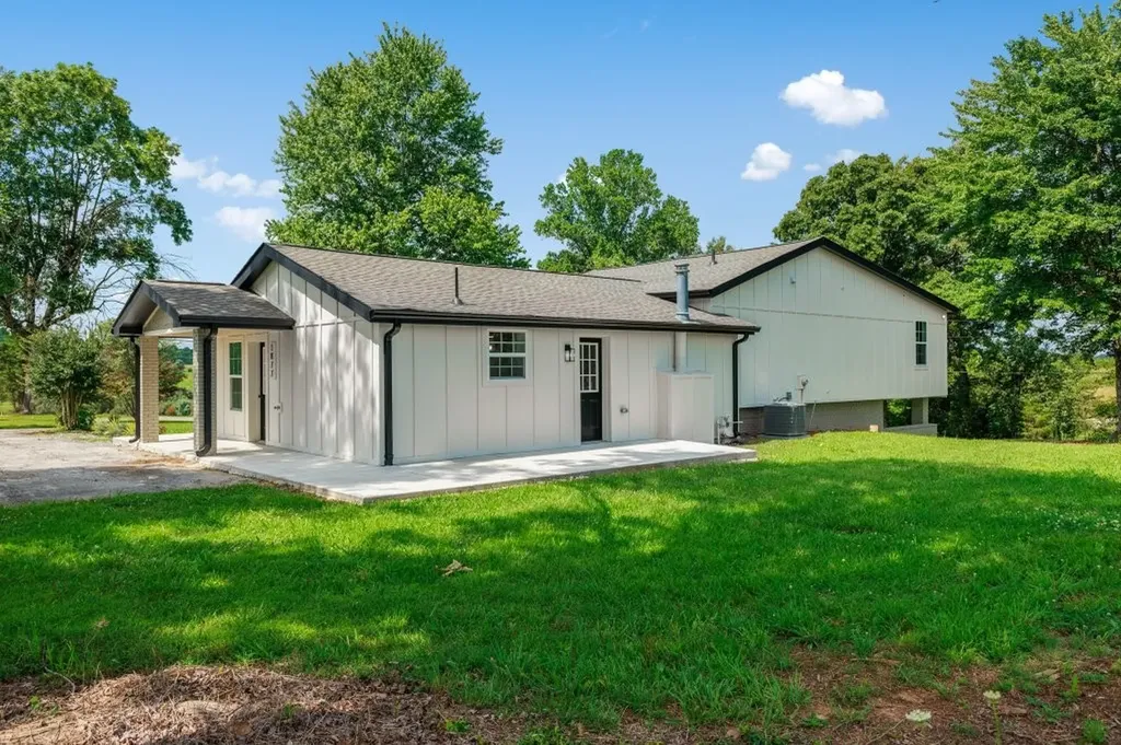 1877 Airport Lake Road Mcminnville TN 37110