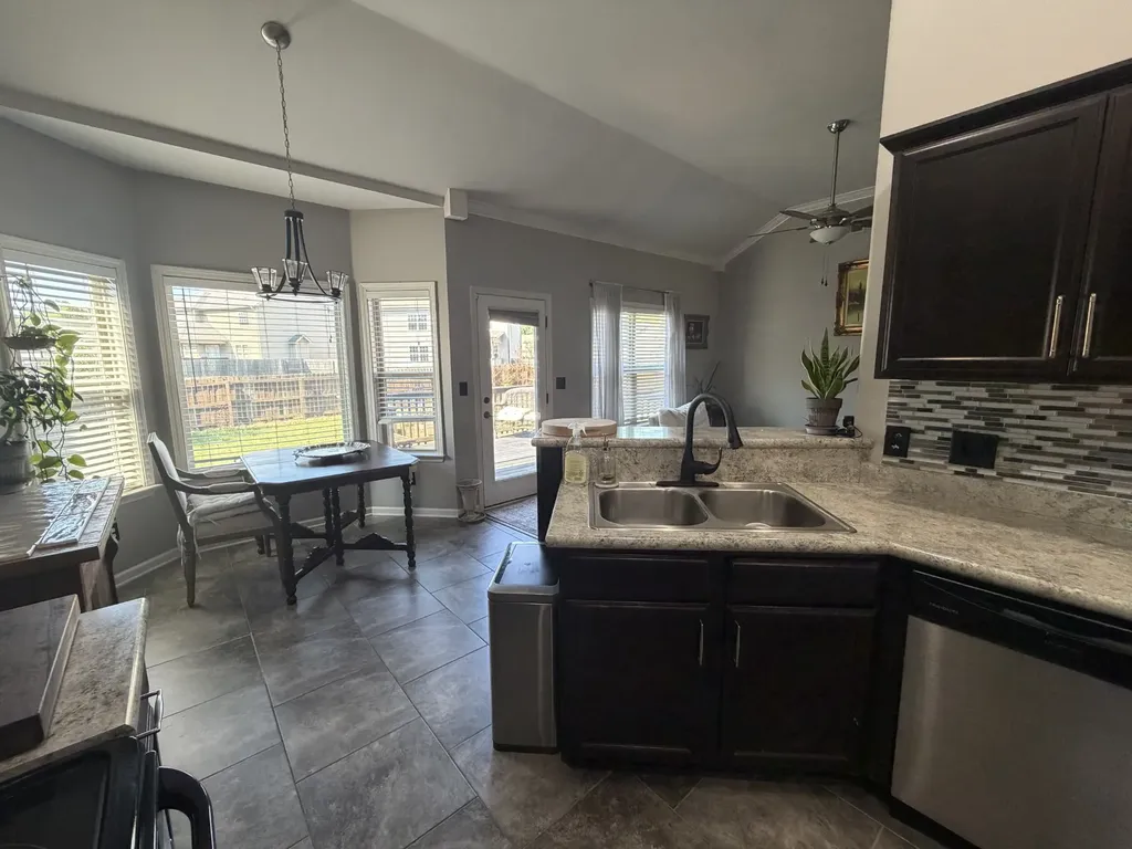 685 Fox Hound Drive Clarksville TN 37040