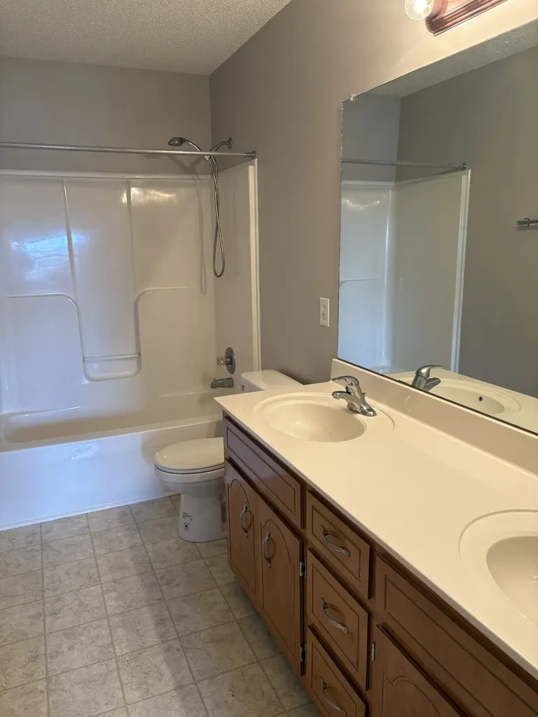 1943 Whirlaway Circle Clarksville TN 37042