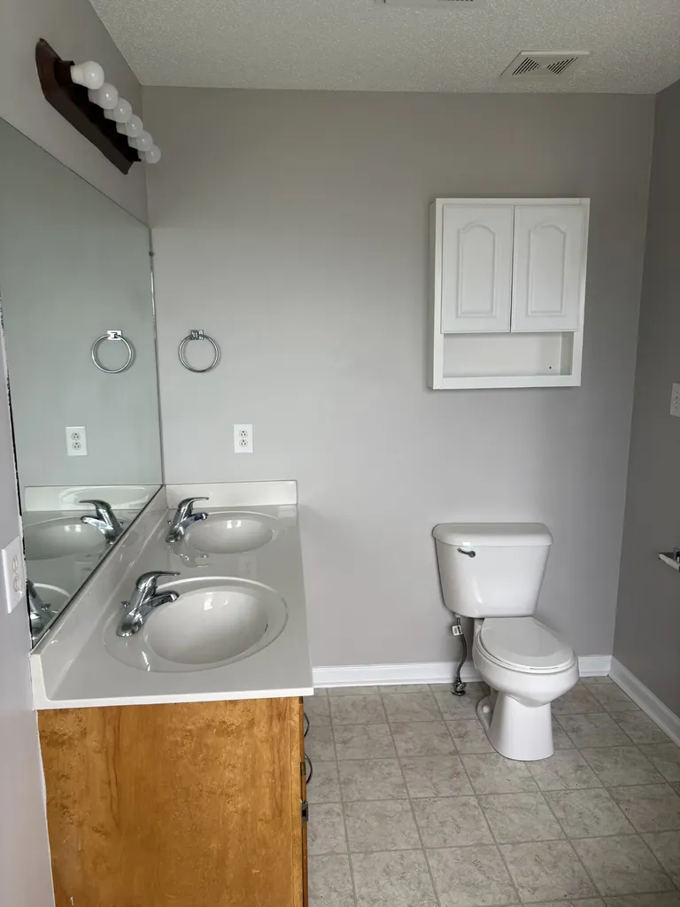 1943 Whirlaway Circle Clarksville TN 37042