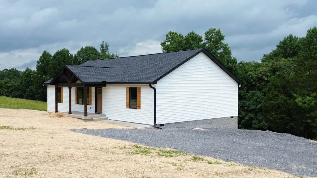 7208 Carthage Road Pleasant Shade TN 37145