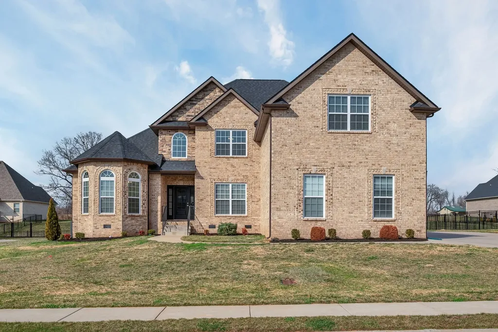 313 Clarabelle Lane Clarksville TN 37040