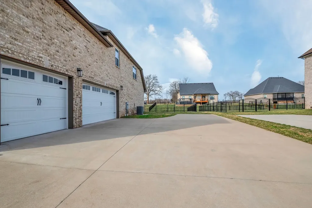313 Clarabelle Lane Clarksville TN 37040