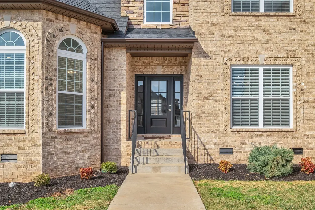 313 Clarabelle Lane Clarksville TN 37040