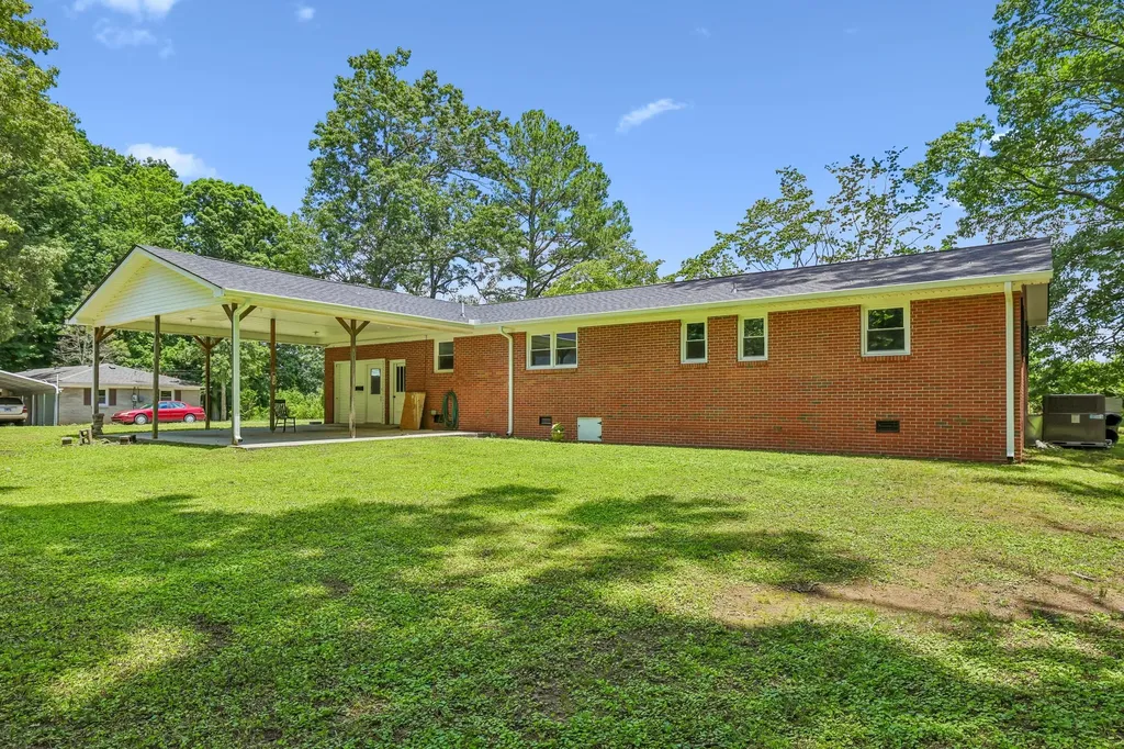 512 New Rock Creek Road Tullahoma TN 37388