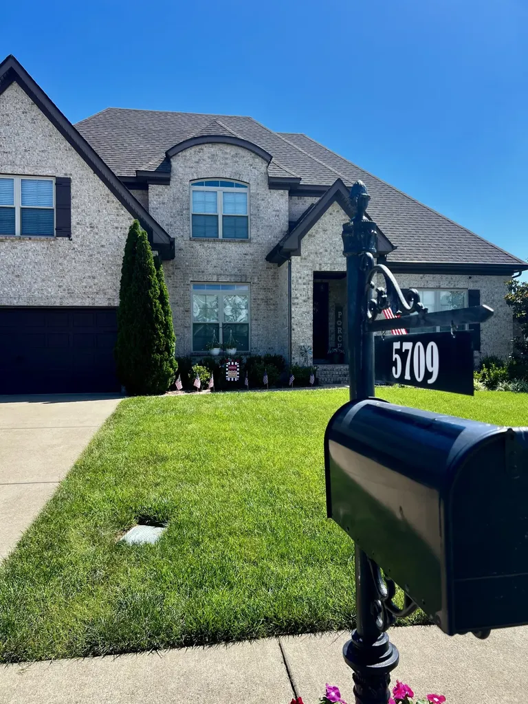 5709 Iverson Drive Murfreesboro TN 37127