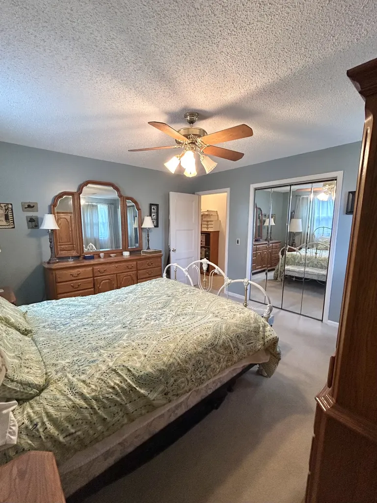 229 S Valley Road, S Hendersonville TN 37075