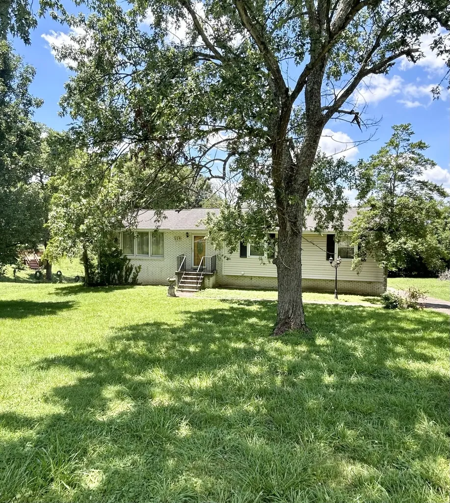229 S Valley Road, S Hendersonville TN 37075