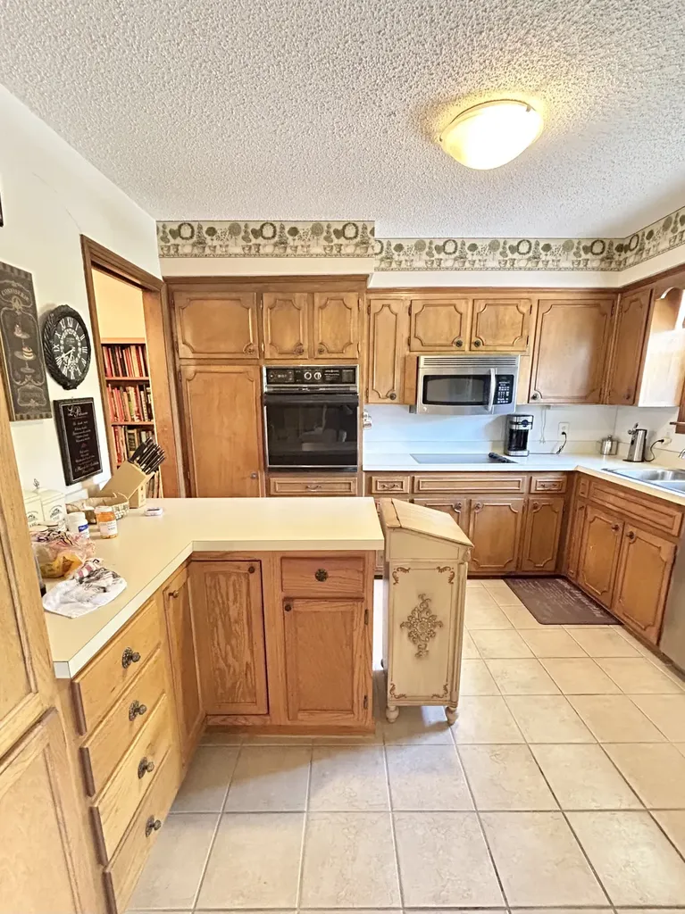 229 S Valley Road, S Hendersonville TN 37075
