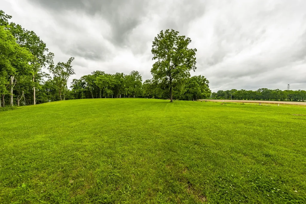 1113 E Robertson Road Castalian Springs TN 37031