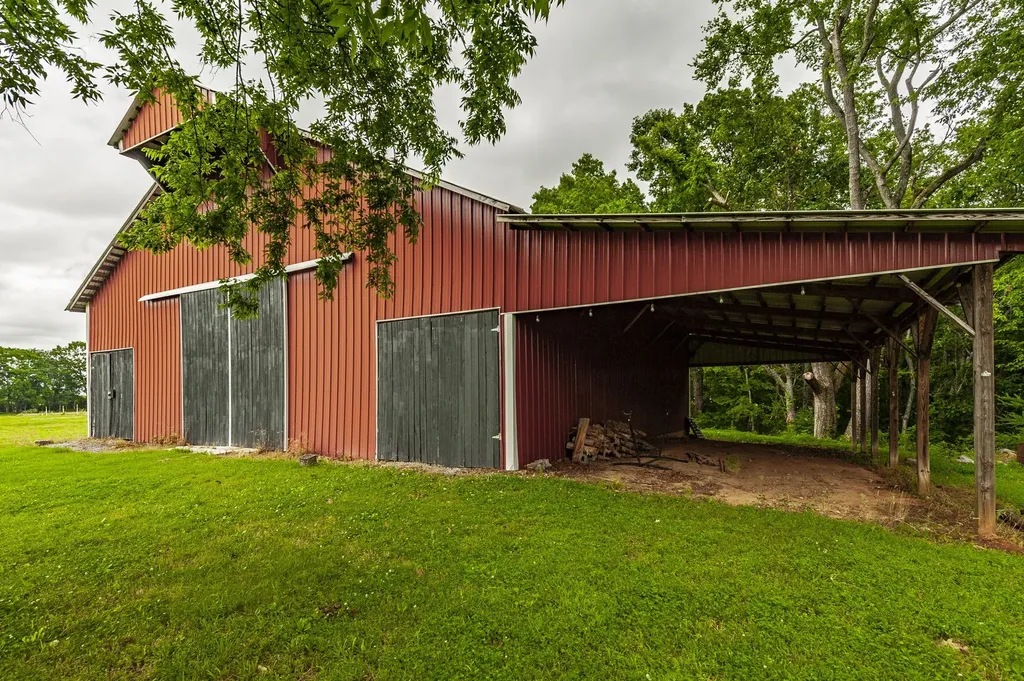 1113 E Robertson Road Castalian Springs TN 37031