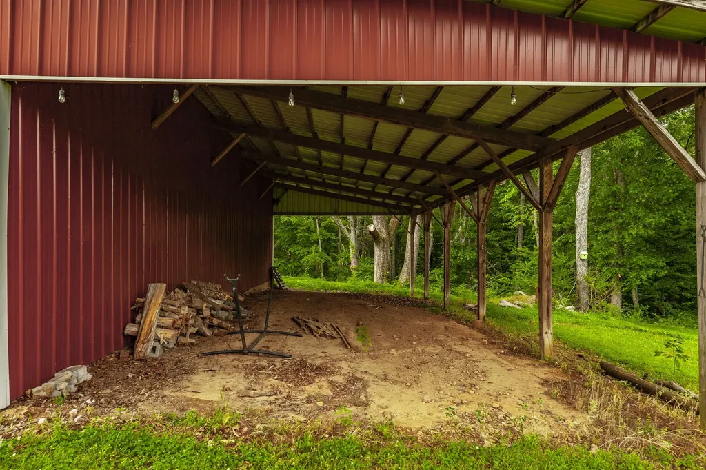 1113 E Robertson Road Castalian Springs TN 37031