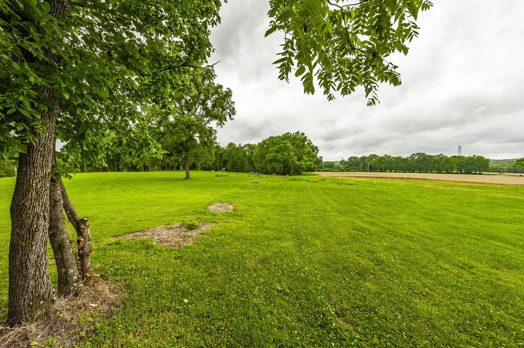 1113 E Robertson Road Castalian Springs TN 37031
