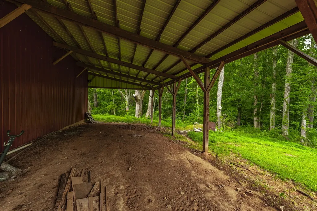 1113 E Robertson Road Castalian Springs TN 37031