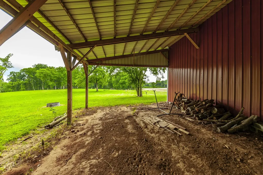 1113 E Robertson Road Castalian Springs TN 37031