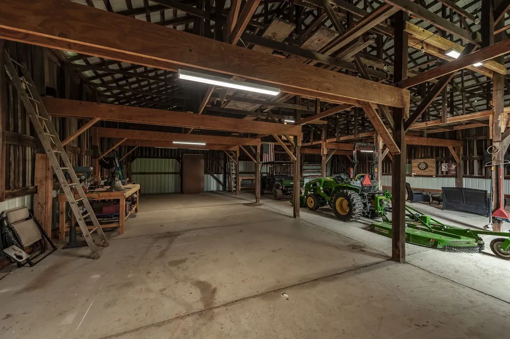 1113 E Robertson Road Castalian Springs TN 37031
