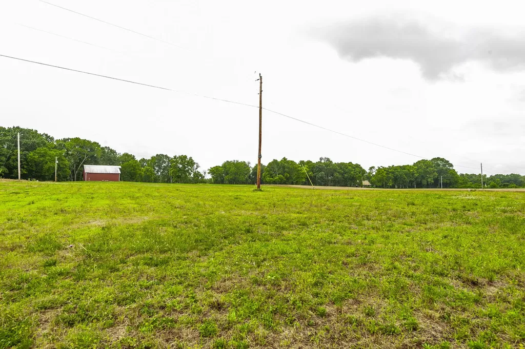 1113 E Robertson Road Castalian Springs TN 37031