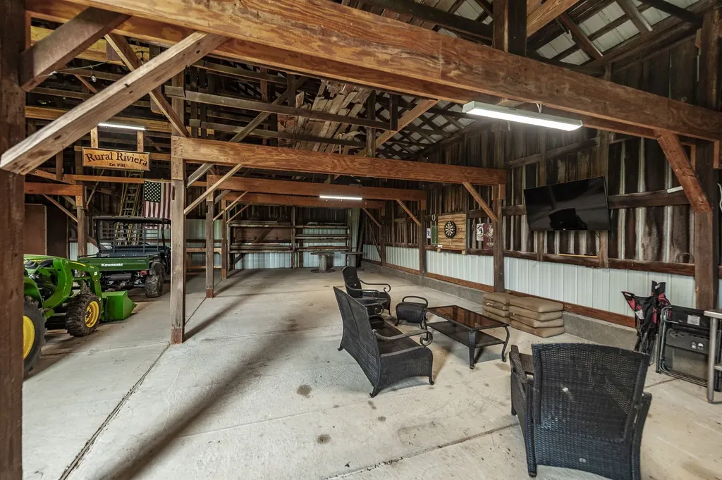 1113 E Robertson Road Castalian Springs TN 37031