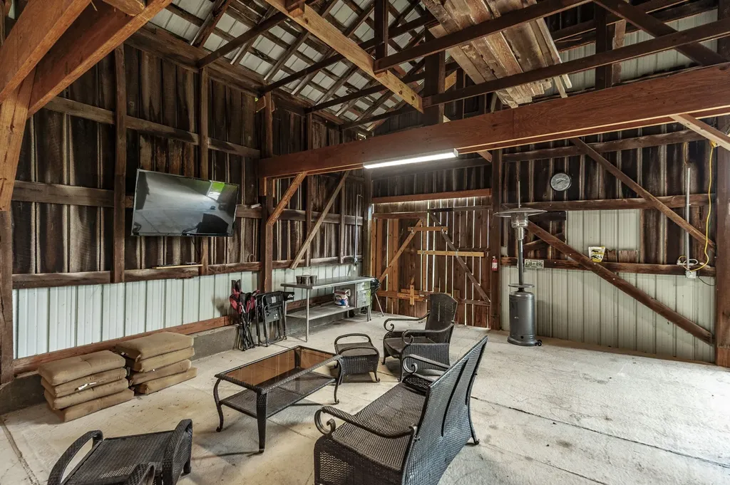 1113 E Robertson Road Castalian Springs TN 37031