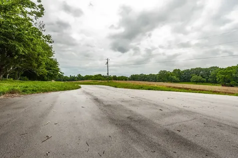 1113 E Robertson Road Castalian Springs TN 37031