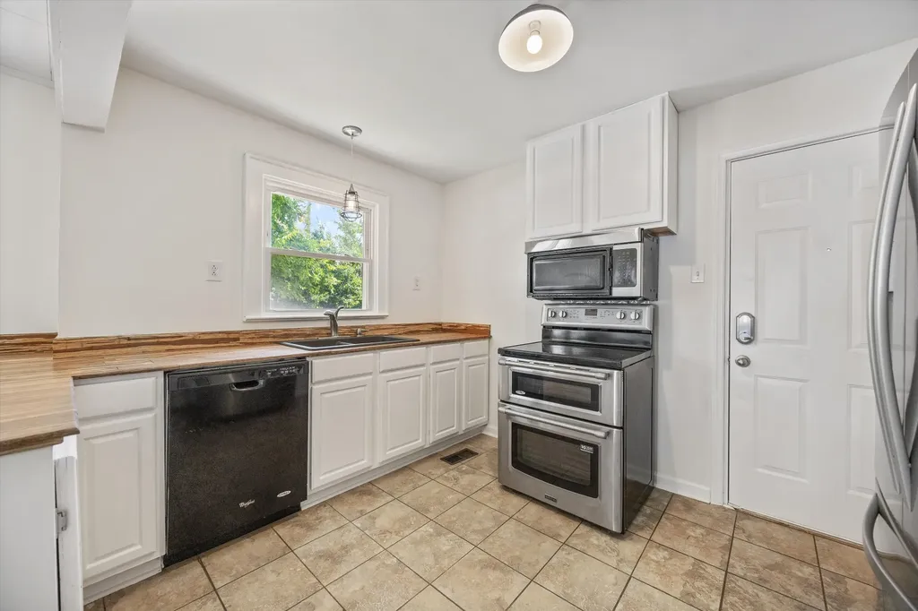 406 Bellview Ave, N Fayetteville TN 37334