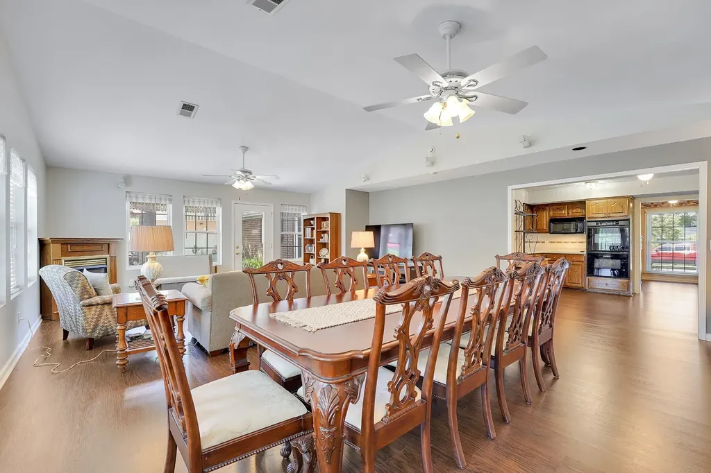 132 Clearlake Dr, E Nashville TN 37217