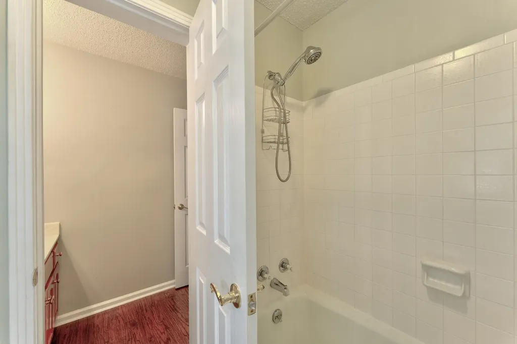 132 Clearlake Dr, E Nashville TN 37217